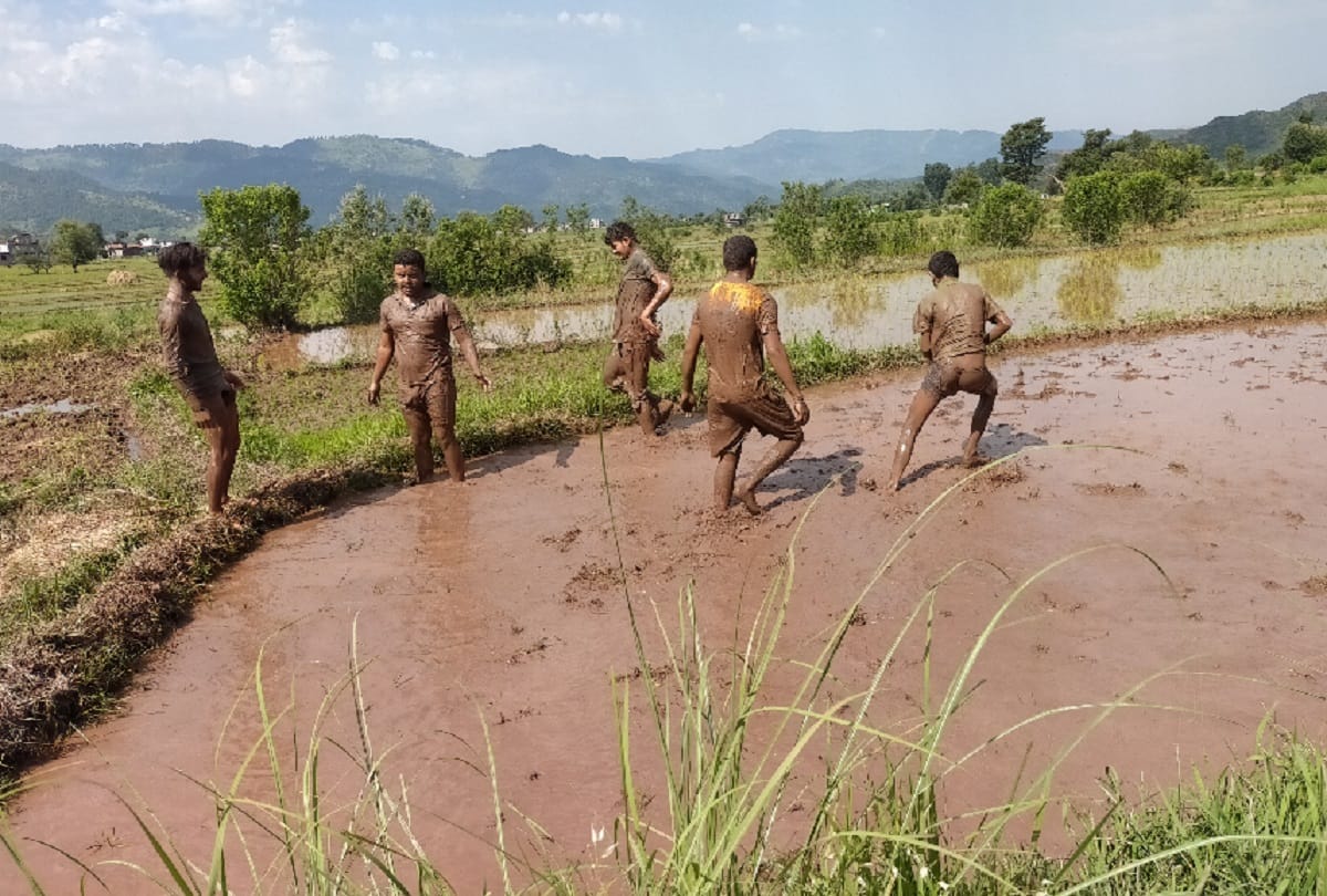 Jammu and Kashmir news: Now the drum beats in the vacant field and paddy plantation with folk tunes