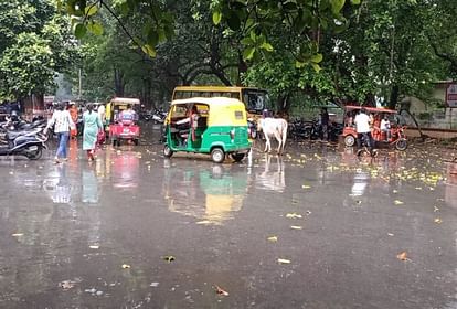 Weather changed after light rain in Varanasi cloudy sky since morning