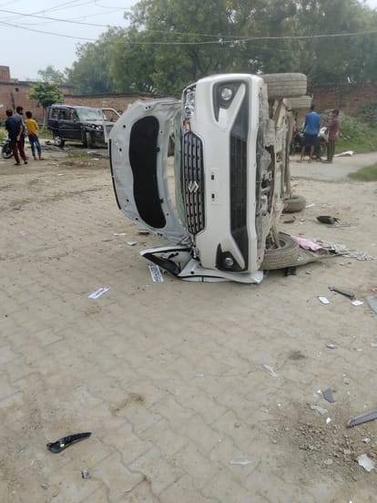ruckus over block pramukh chunav vandalized vehicles many injured in Jaunpur