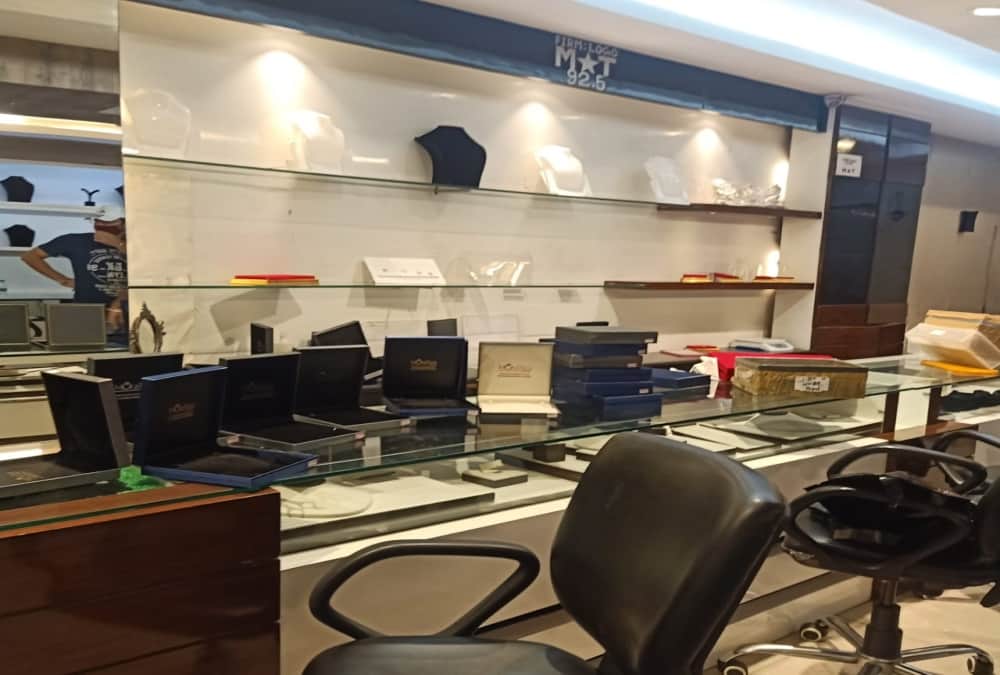 Haridwar News: Two crore Rupees Robbery in jewellery Showroom and incident caught in cctv camera photos