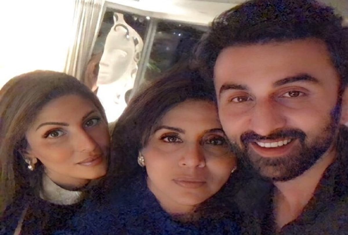 In pics Ranbir kapoor Alia bhatt Kareena kapoor gather with Kapoor family for Neetu kapoor birthday