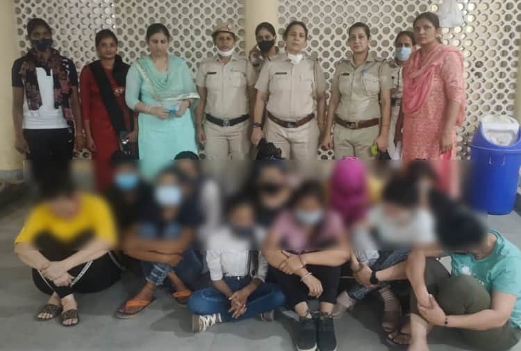 CM Flying Squad arrested 24 people including 12 girls in Prostitution and Gambling from Murthal