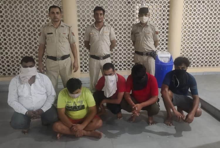 CM Flying Squad arrested 24 people including 12 girls in Prostitution and Gambling from Murthal