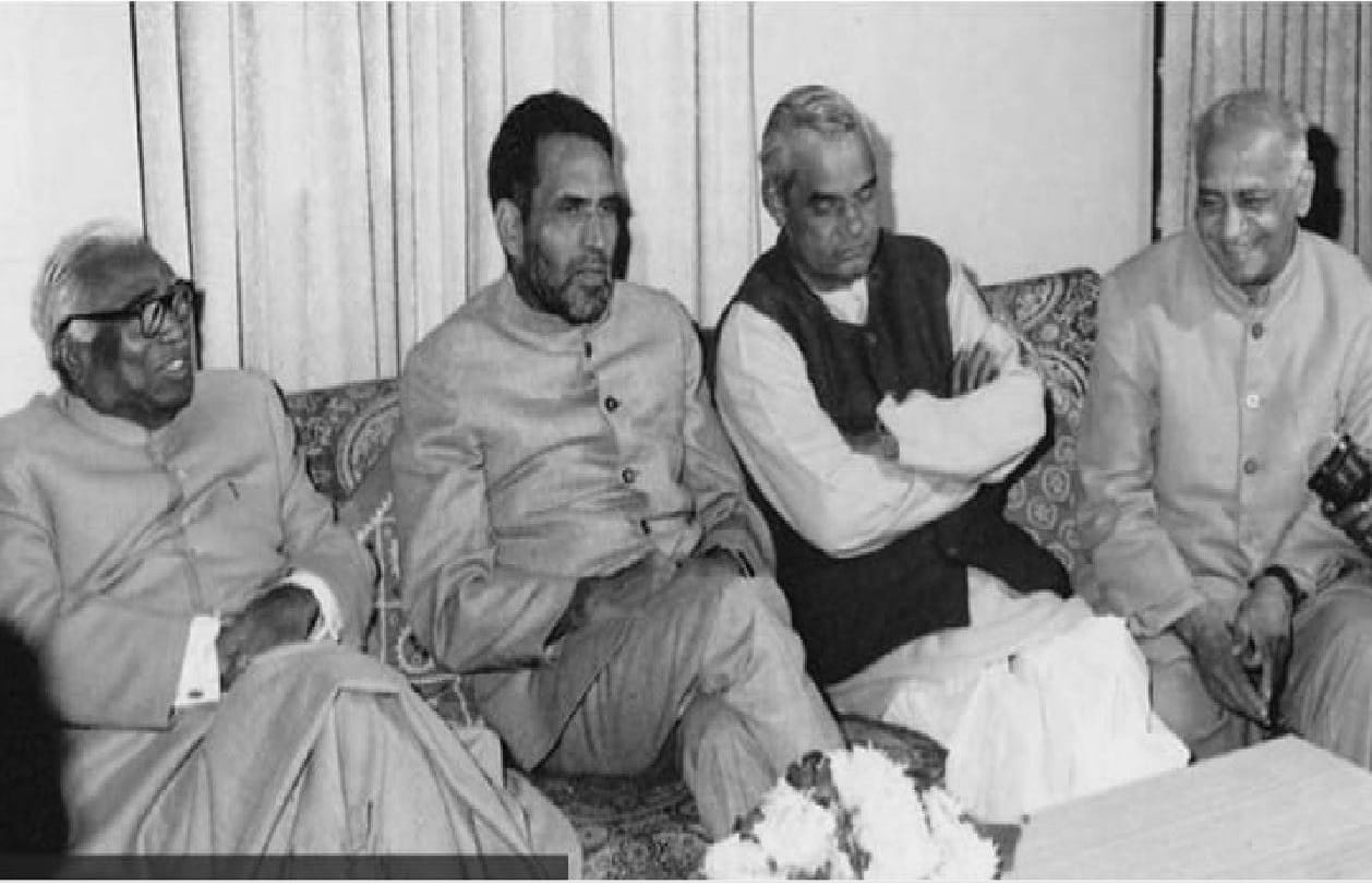 former pm chandrashekhar death anniversary know how bagi ballia name forms Chandrashekhar showed nation path of political struggle