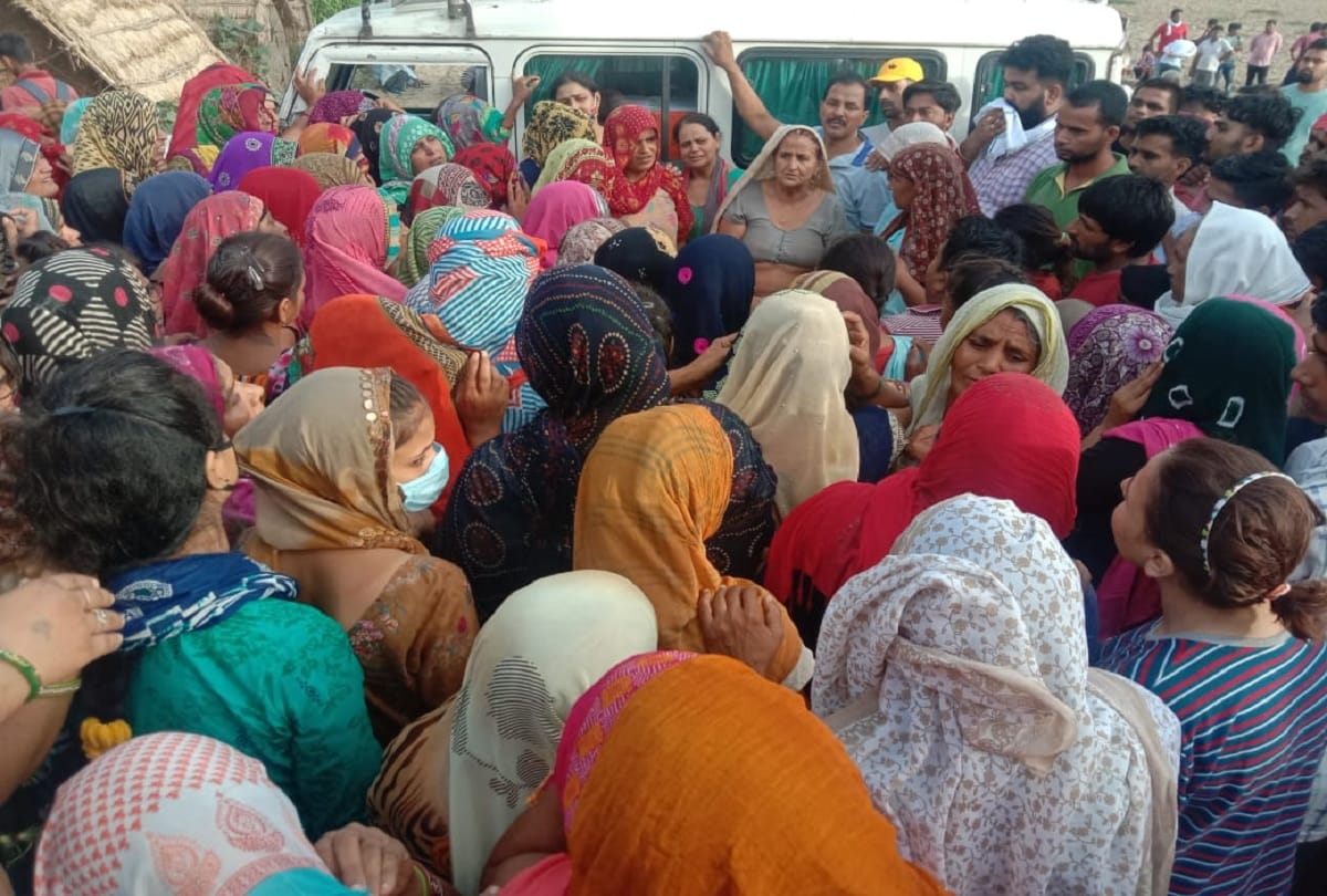 Tappal people angry as martyr Tushar dont get last honour from army