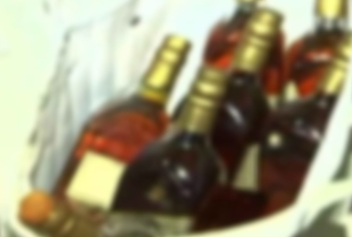 Police busted poisonous liquor factory in Agra