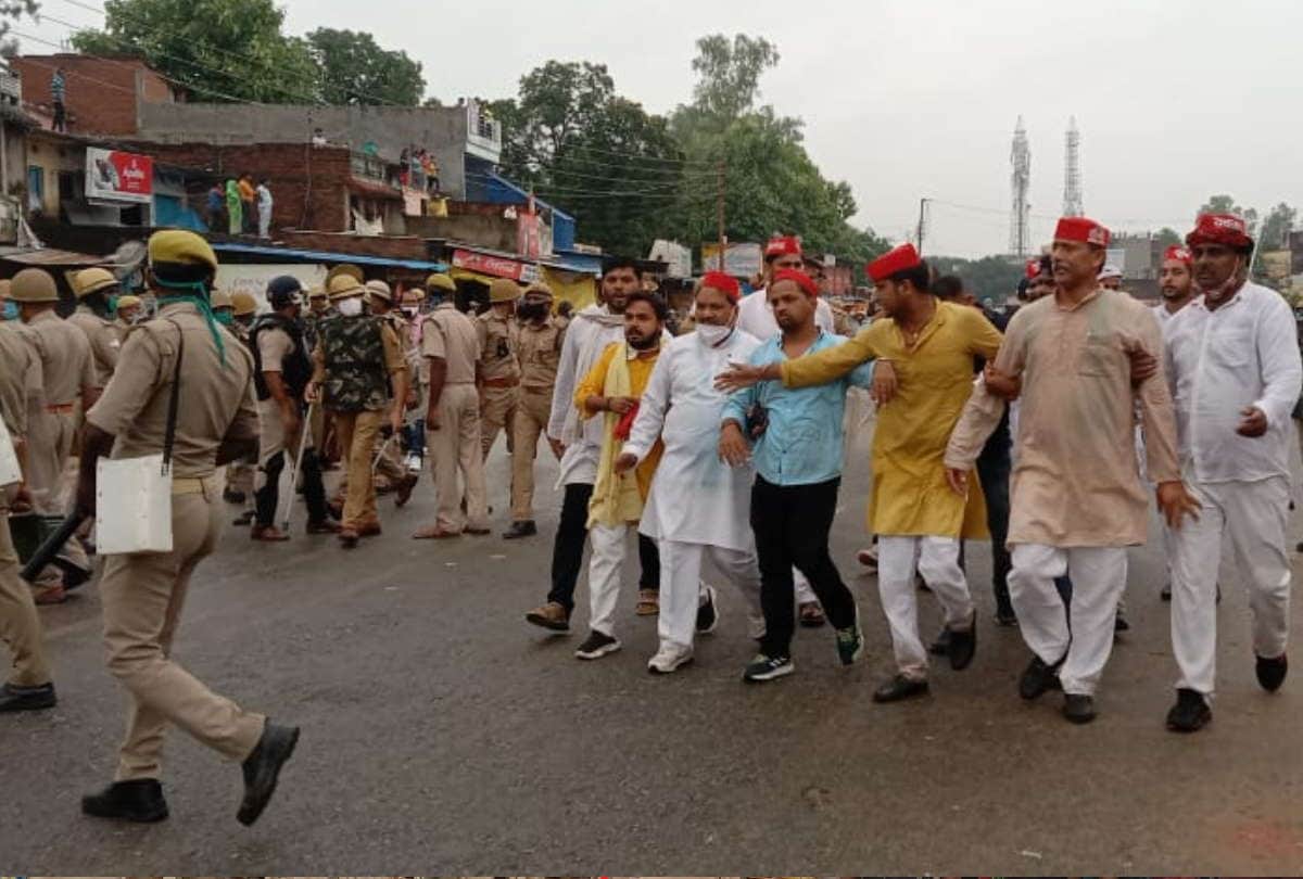 Block chief election 2021 fierce ruckus stone pelting and lathi charge in four blocks during nomination