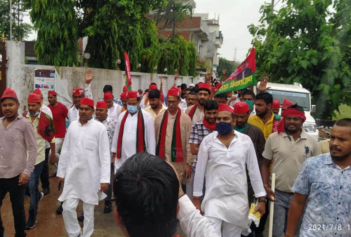 Block chief election 2021 fierce ruckus stone pelting and lathi charge in four blocks during nomination