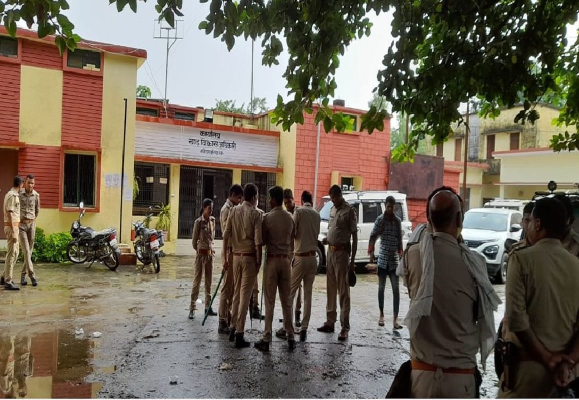 block chief candidiate Missing  from Ballia recovered from Mau husband gave tahrir for snatching 10 thousand cash and chain
