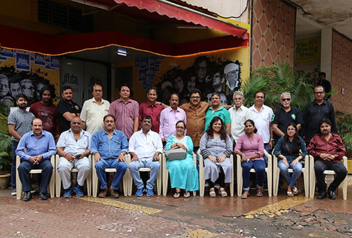 IFTDA Announcement of film directors association election now officials will be able to contest elections continuously without gap