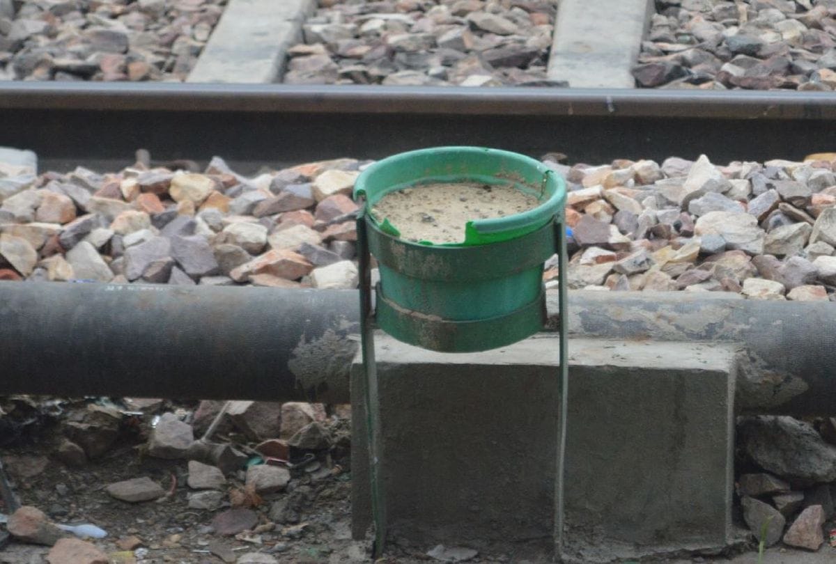 Amar Ujala Reality Check Of Plantation Near Railway Track Agra
