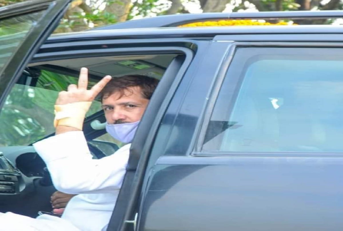 UP Election 2022 jaunpur bahubali former MP dhananjay singh 10 cases wife is billionaire know total property
