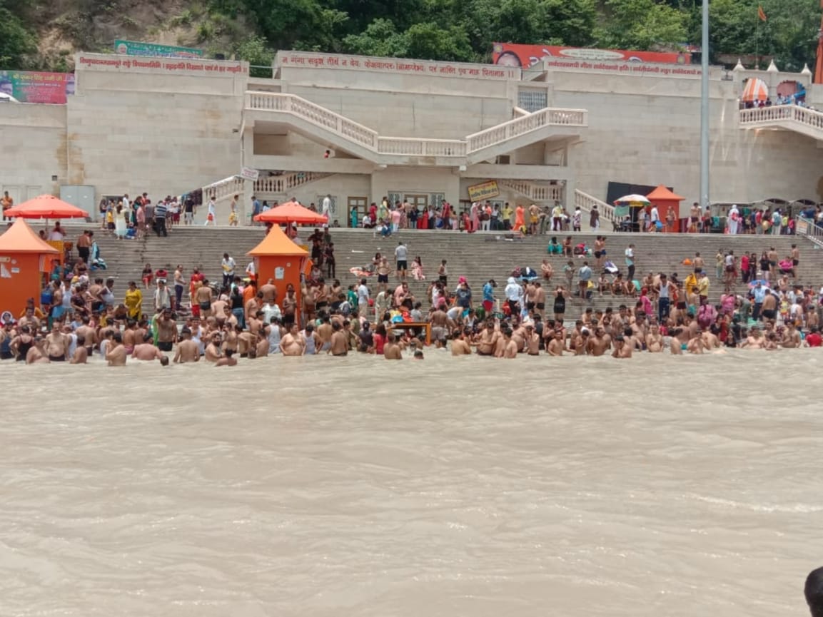 haridwar news : tourist rush in weekend, traffic jam, rush in har ki paidi watch photos