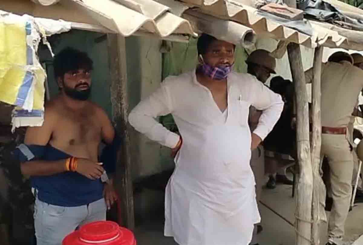UP Block Pramukh Chunav: SP-BJP workers fight, vandalize vehicles, stone pelting, firing in Hamirpur