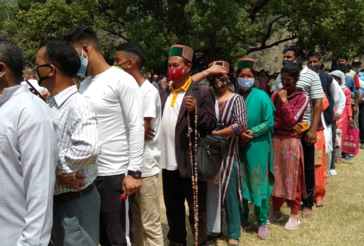 Virbhadra singh Demise: vikramaditya singh rajtilak in padam palace rampur bushahr riyasat