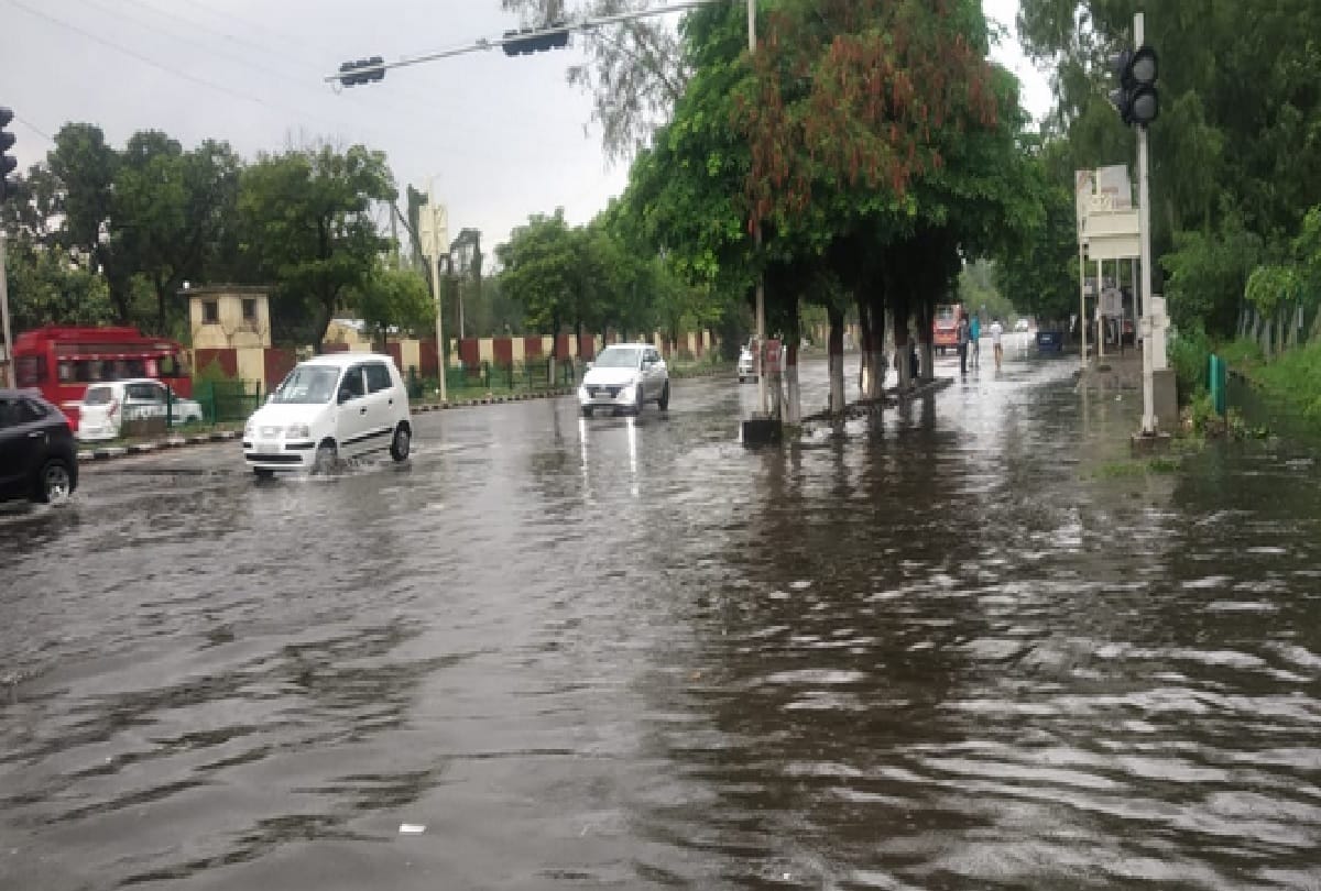 Jammu and Kashmir: Half an hour of rain caused waterlogging, water entered people's homes in low-lying areas