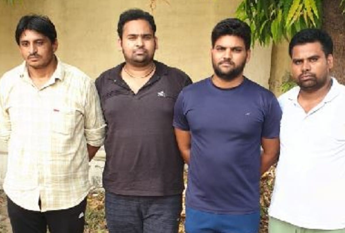 police busted fake RTO booths and four accused arrested in Agra