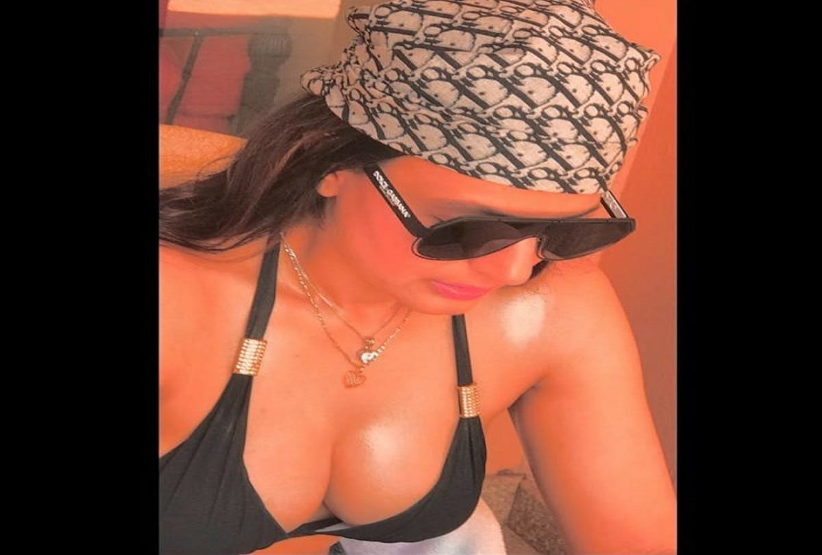 amisha patel trolled for beach look in hindi
