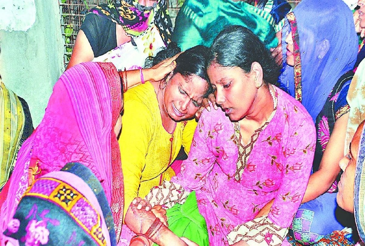 Agra 15 People Of The Family Of Drowned In Saryu River Seven Died Funeral Today