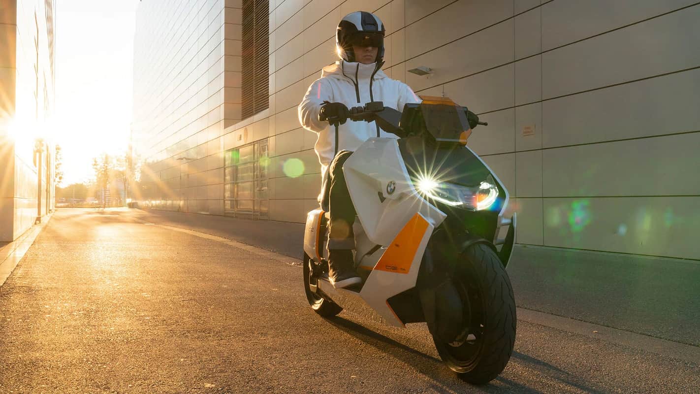 bmw ce 04 electric scooter revealed know bmw ce 04 specification driving range and features