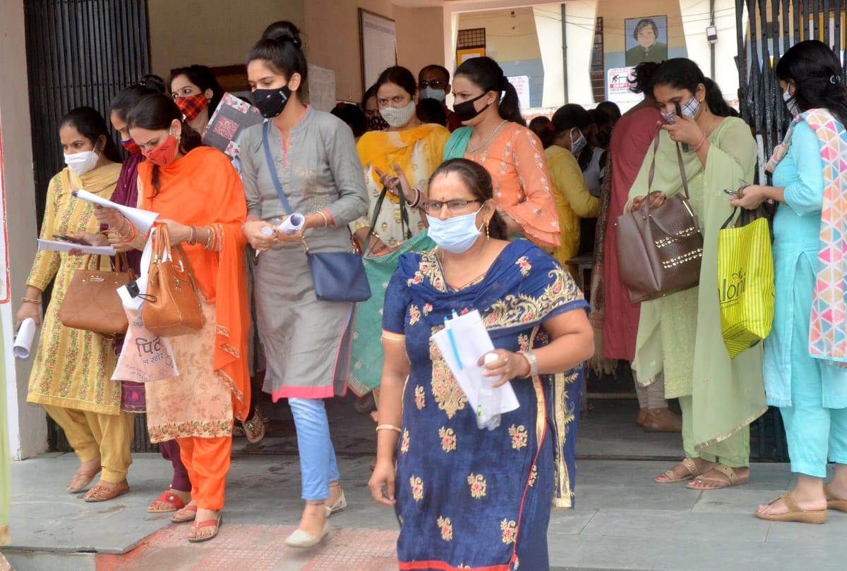 UPTET exam 2022 On January 23 held in two shifts