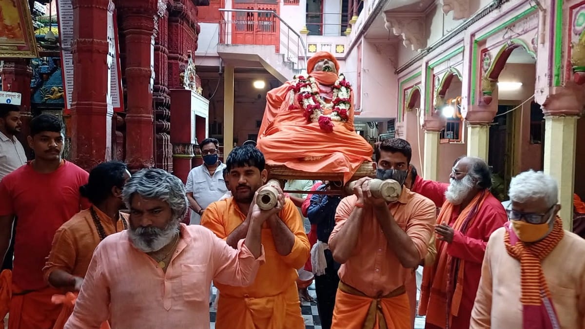 Kashi Annapurna Temple mahant Rameshwarpuri passed away in varanasi