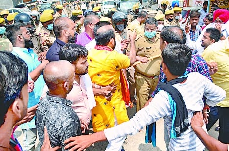 Block Chief Election: Uproar in Lakhimpur, Nakaha and Nighasan, lathi charge