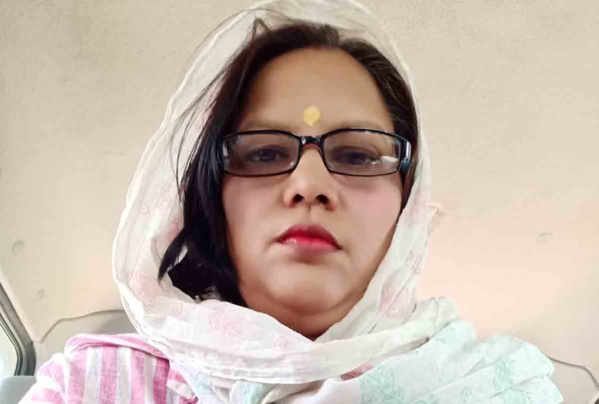 Angered by the indecency of the police, the woman committed suicide