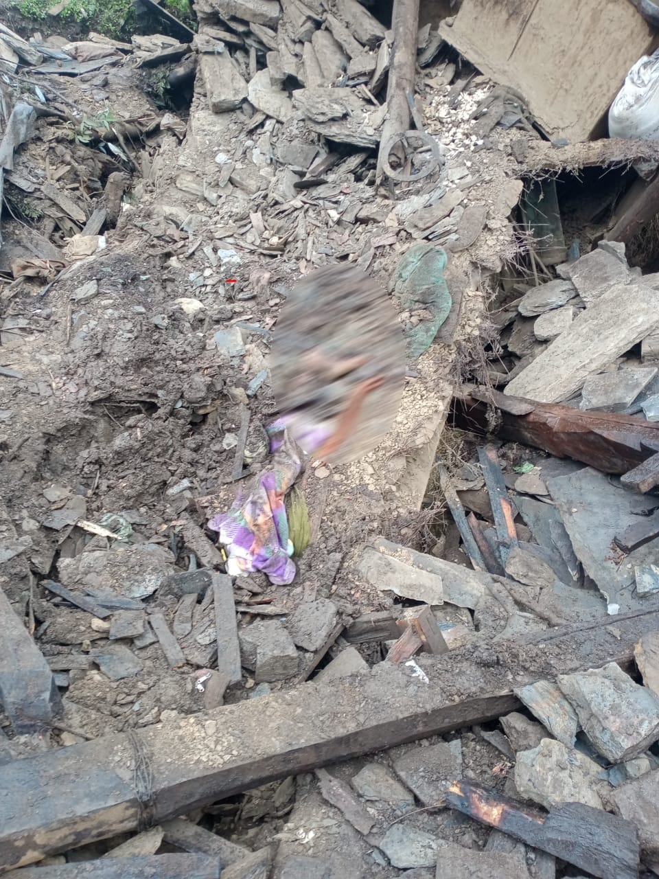 Uttarakhand Weather Update: heavy rain in kapkot one house collapse due to huge debris watch photos