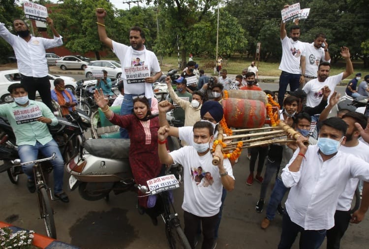 Youth congress protest against rising fuel prices in Chandigarh