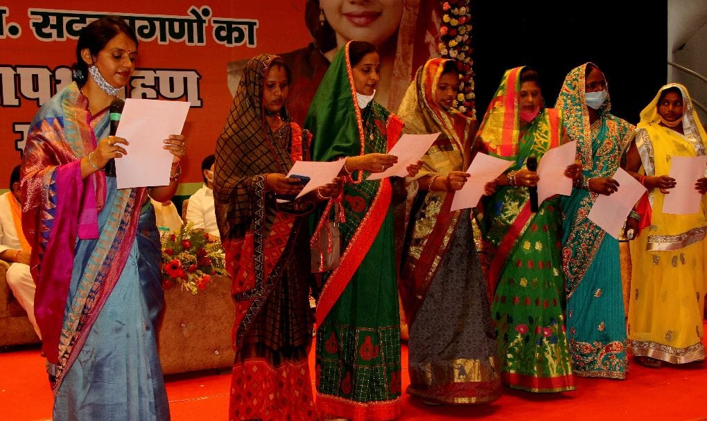 Oath administered to newly elected District Panchayat President and members in varanasi