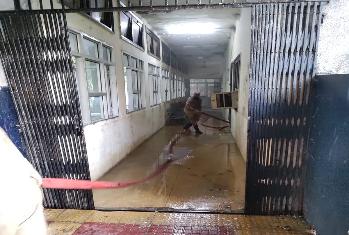 Fire breaks out near operation Theatre at Hindurao Hospital found under control no casualties
