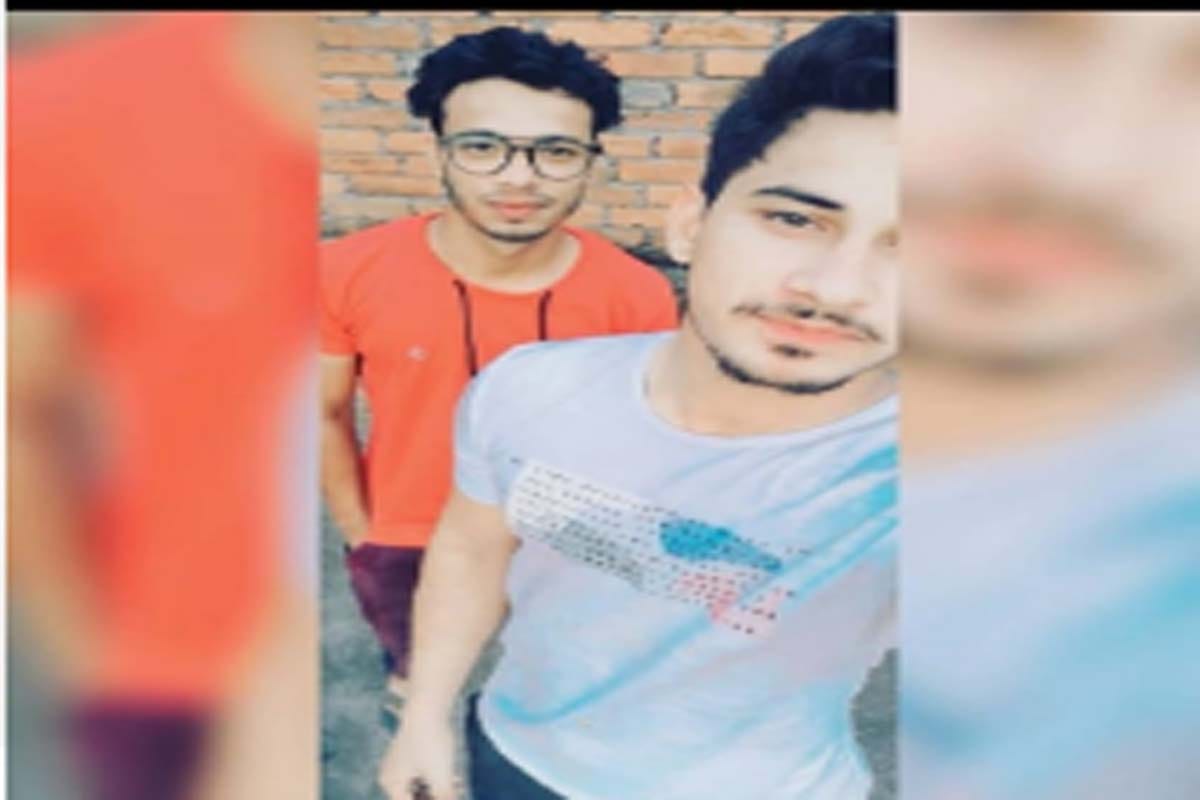 No clue about two youths immersed in the Ganges in Rishikesh, went on a trip with four friend