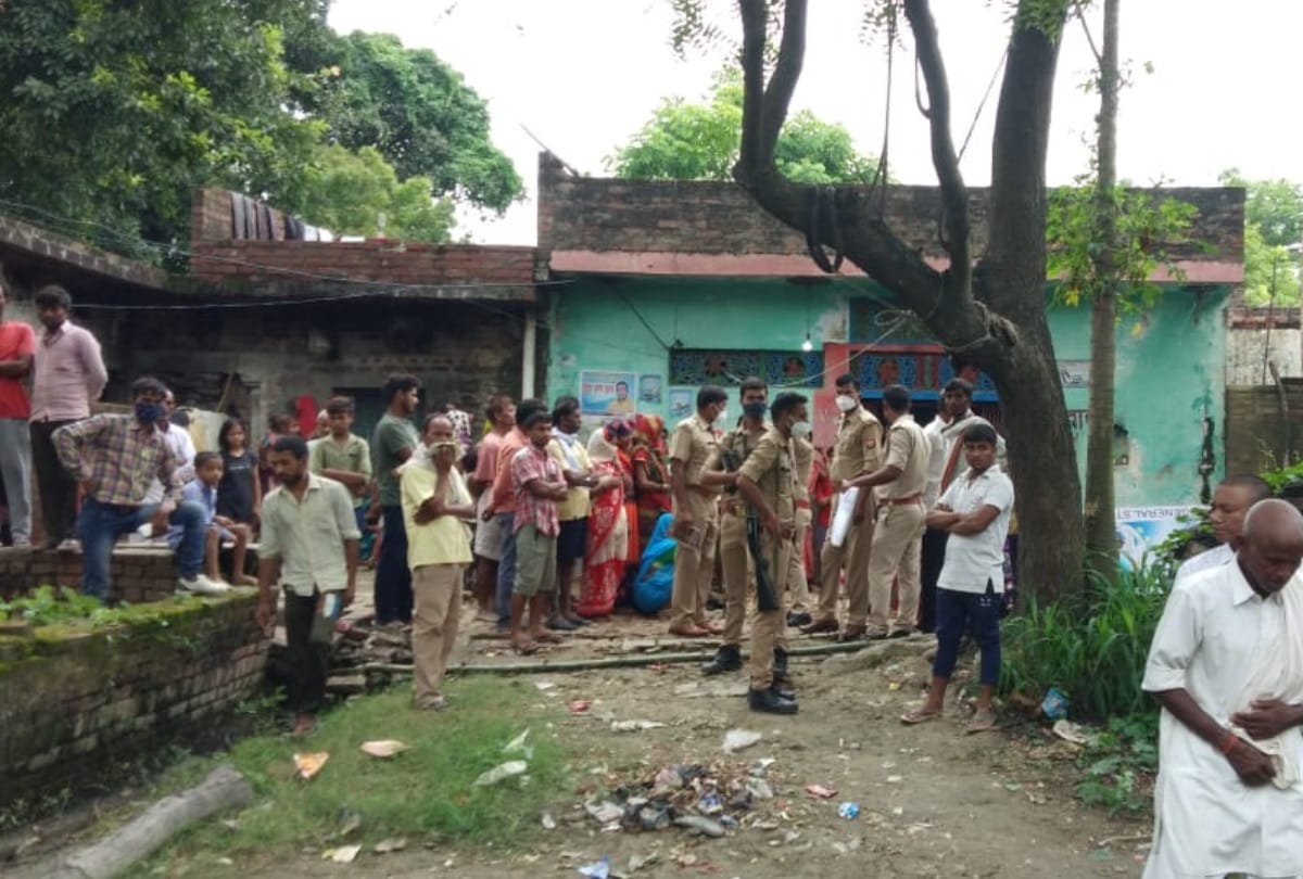 A man murdered his wife and jumped in front of a train in Gonda