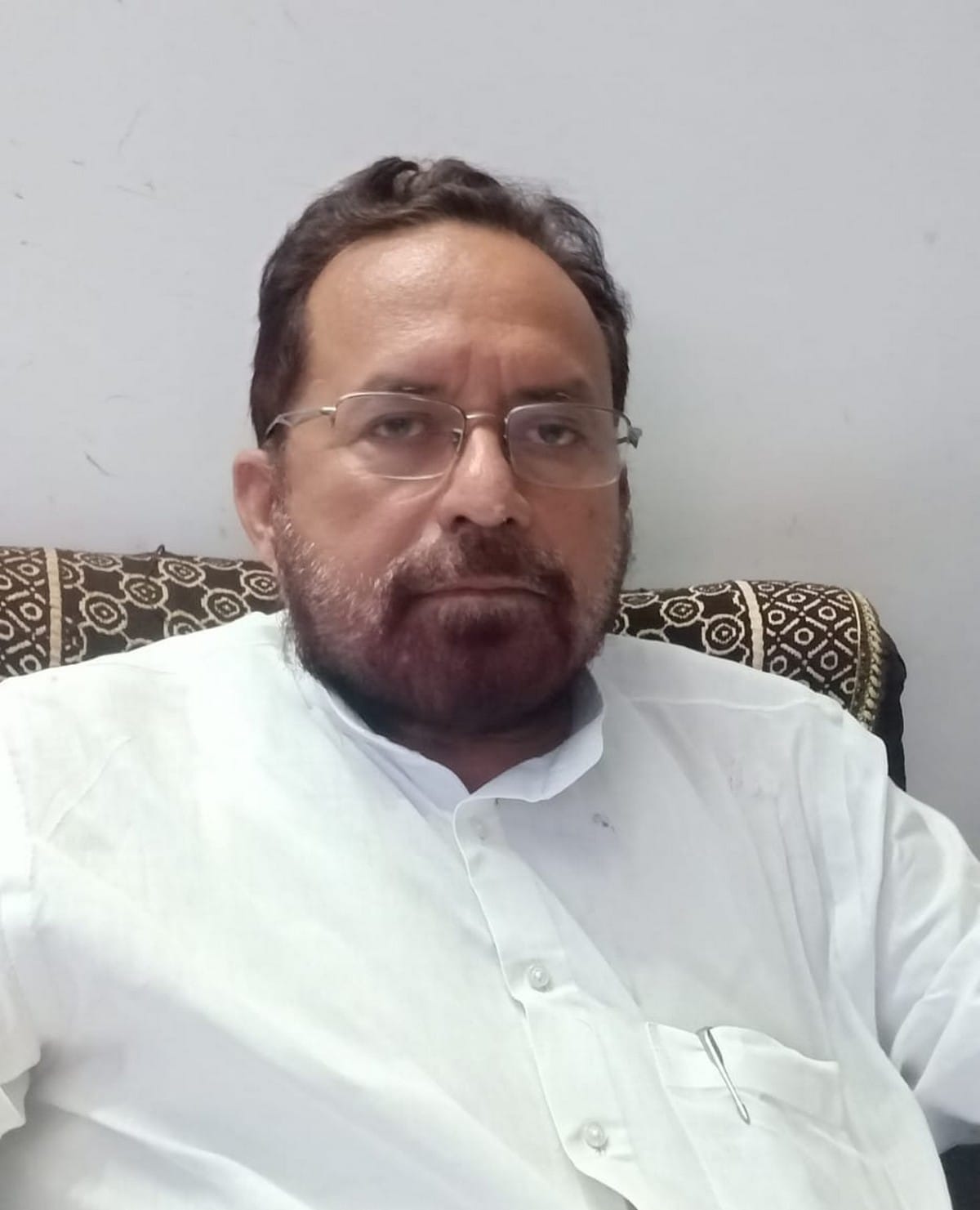 Former bjp mla ram iqubal singh attack on up government in ballia