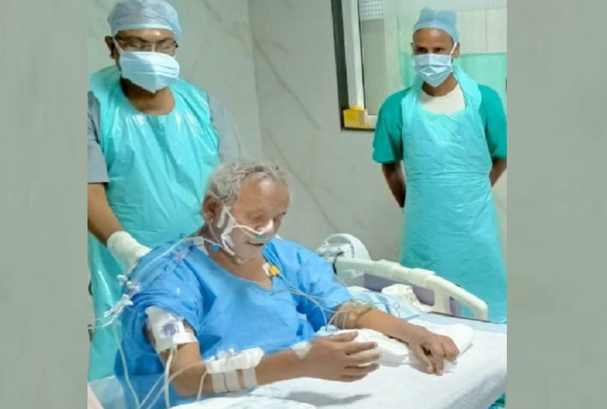 Kalyan Singh feels problem in breathing.