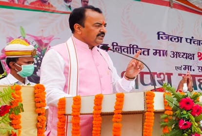 Newly elected district panchayat president and members took oath in Kaushambi