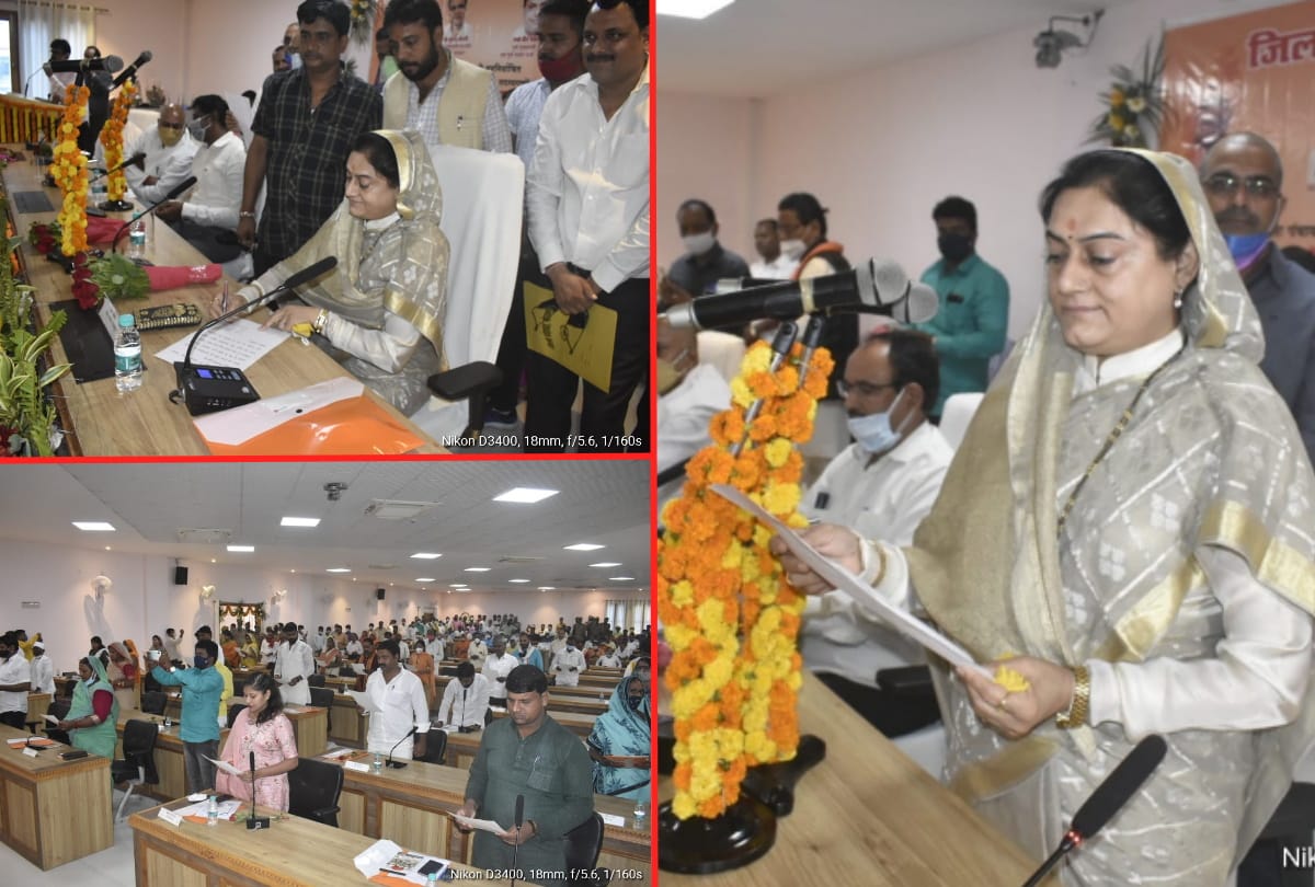 Sadhna Singh takes oath as Zila Panchayat President of Gorakhpur