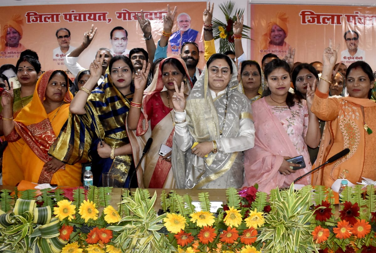 Sadhna Singh become Zila Panchayat adhyaksh for second time in Gorakhpur