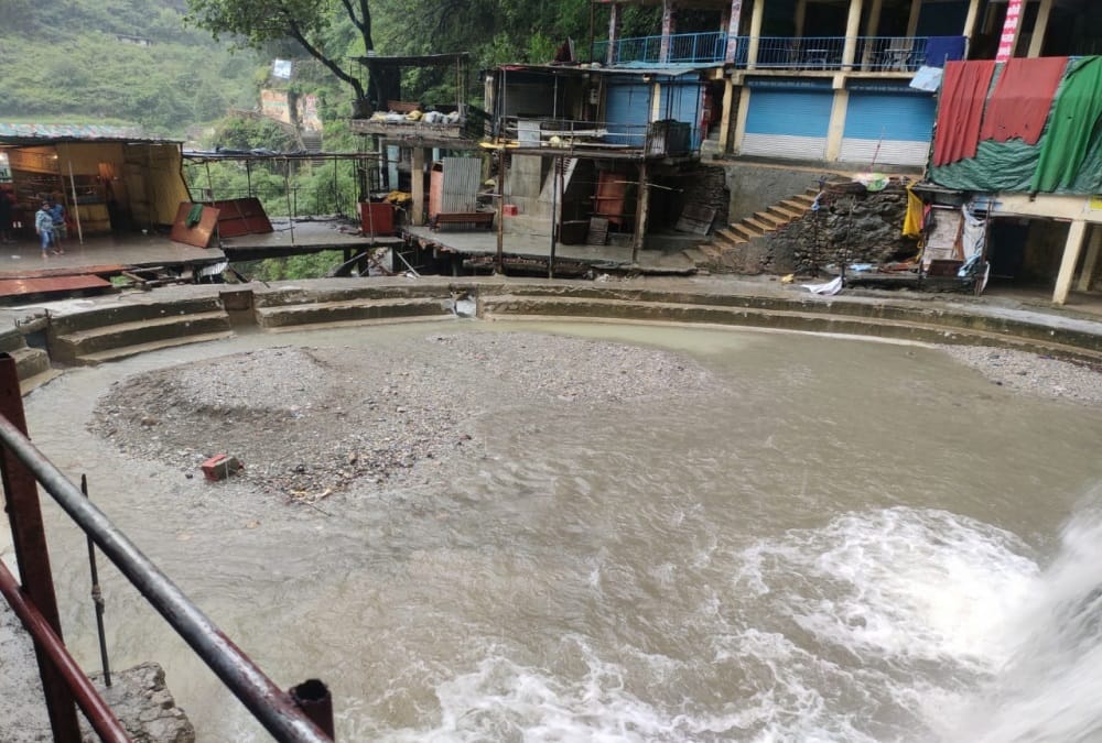 Mussoorie News: Debris filled in Kempty Falls after heavy rains and ban on tourists photos