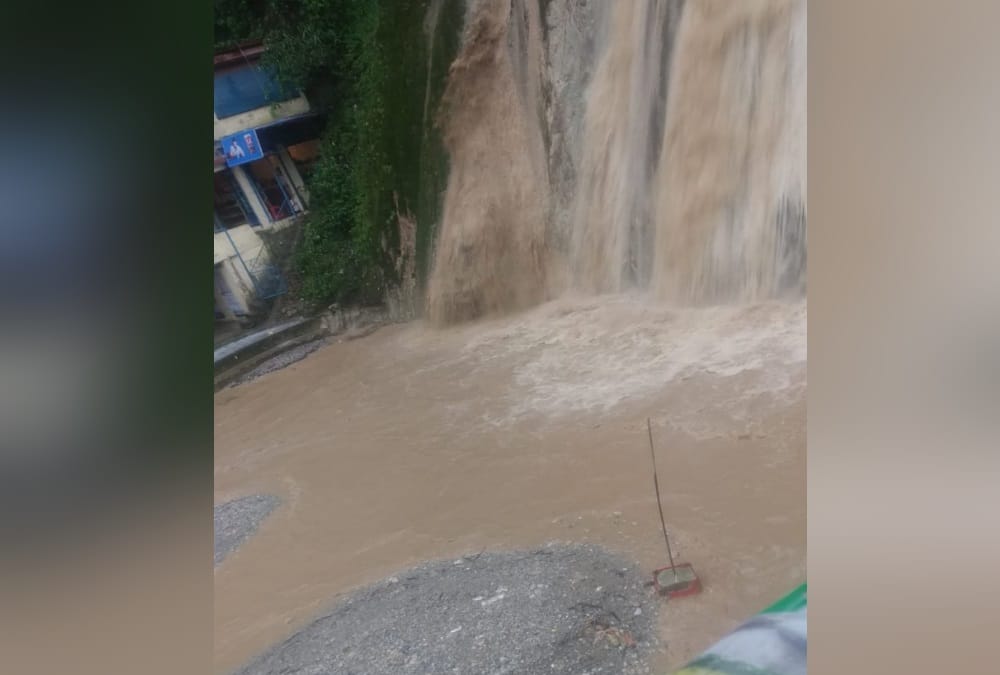 Mussoorie News: Debris filled in Kempty Falls after heavy rains and ban on tourists photos