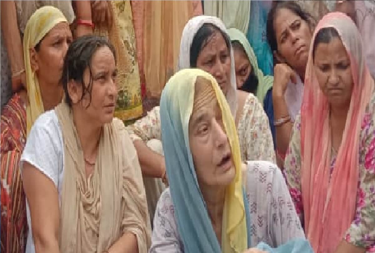 Lineman died due to negligence of electricity department employees in Jammu