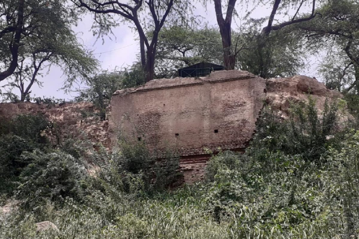 Meerut SDM said that illegal construction will be demolished near Pandav mound in Hastinapur
