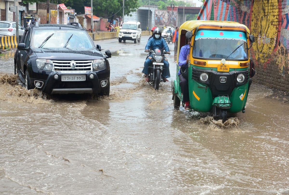 Heavy rain in Prayagraj 15.7 mm of rain, mercury rolled down