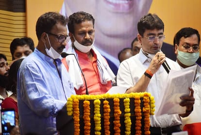 The new panchayat of the district came into existence, all the district panchayat members including Dr. VK Singh took oath
