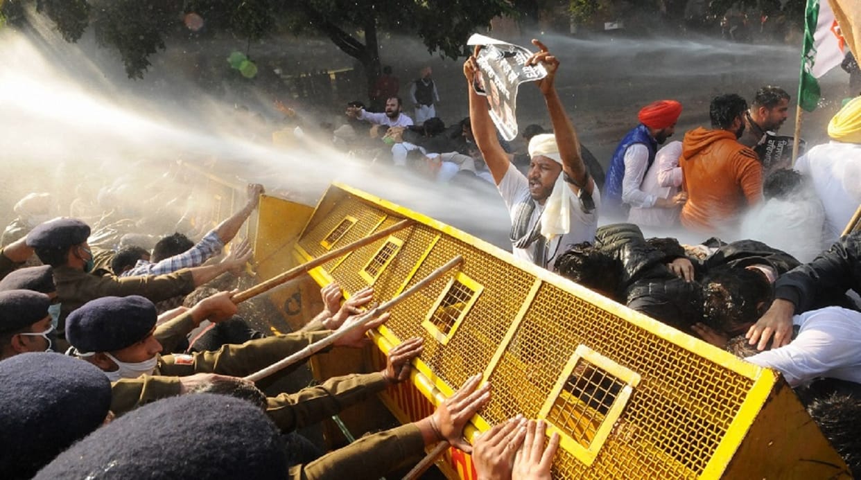 Madhya Pradesh: Water cannon on Congress workers protesting against giving land to RSS affiliated organization