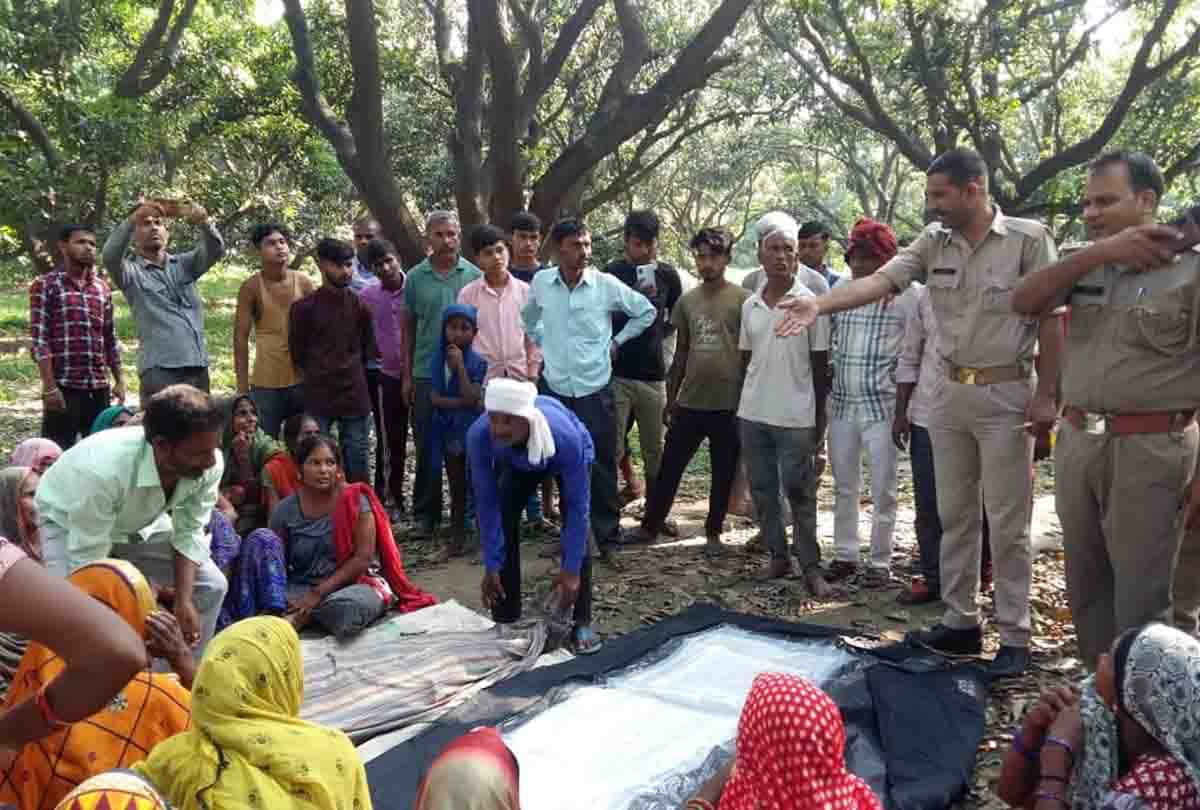 Dead body of murdered father found hanging in farrukhabad