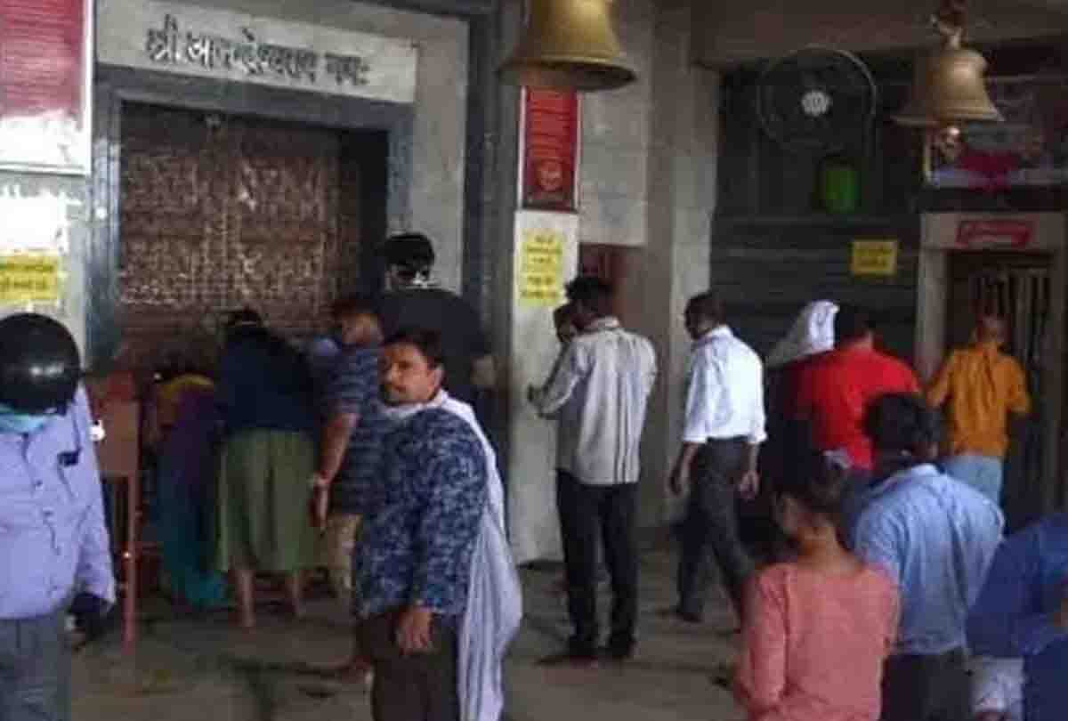Kanpur: Police arrested two priests who broke donation box of Parmat temple and robbed them