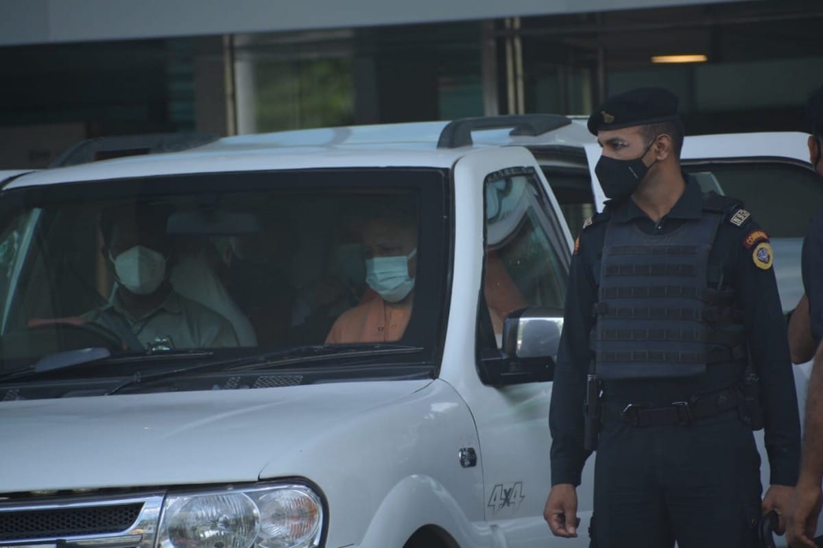 CM yogi adityanath reached varanasi inspected program places for securities reason before pm modi arrival