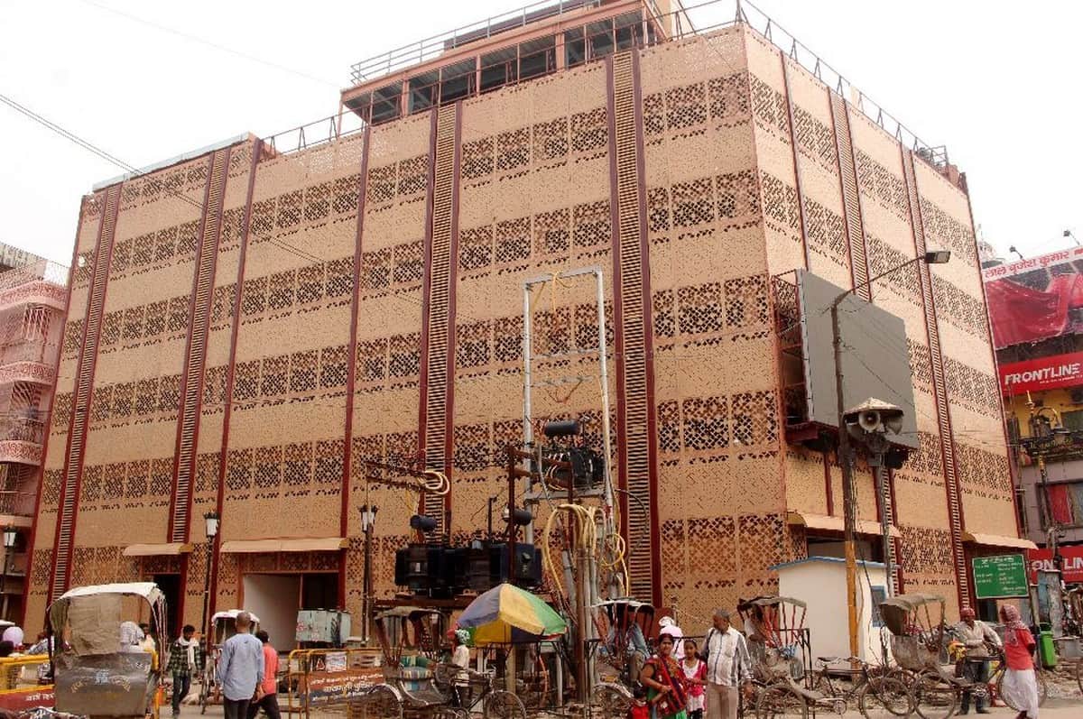 Year Ender 2021 varanasi vishwanath corridor ring road rudraksh convention centre pm modi badalta banaras